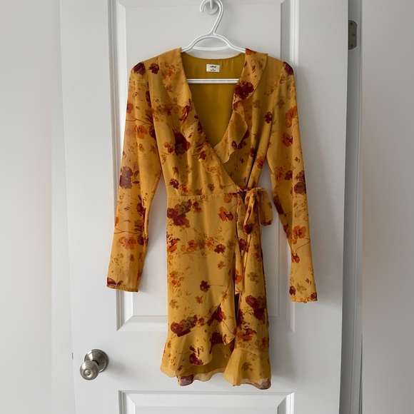 Aritzia Wilfred Louise floral wrap dress - Picture 1 of 3